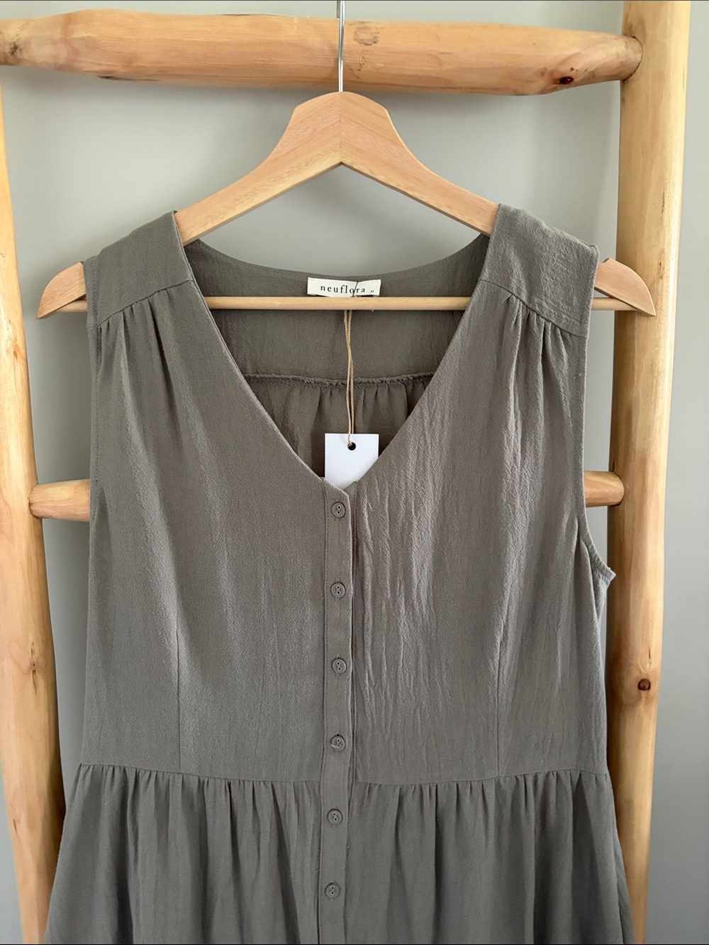 NWT Neuflora Taupe Button Down Midi Dress Sz Medium - Picture 2 of 5